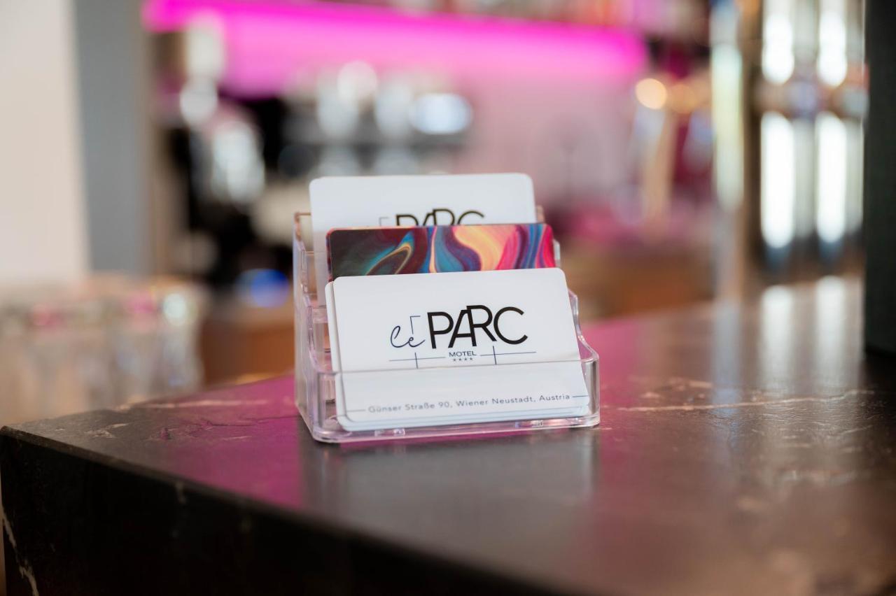 Hotel Le Parc วีเนอร์นอยชตัดท์ ภายนอก รูปภาพ