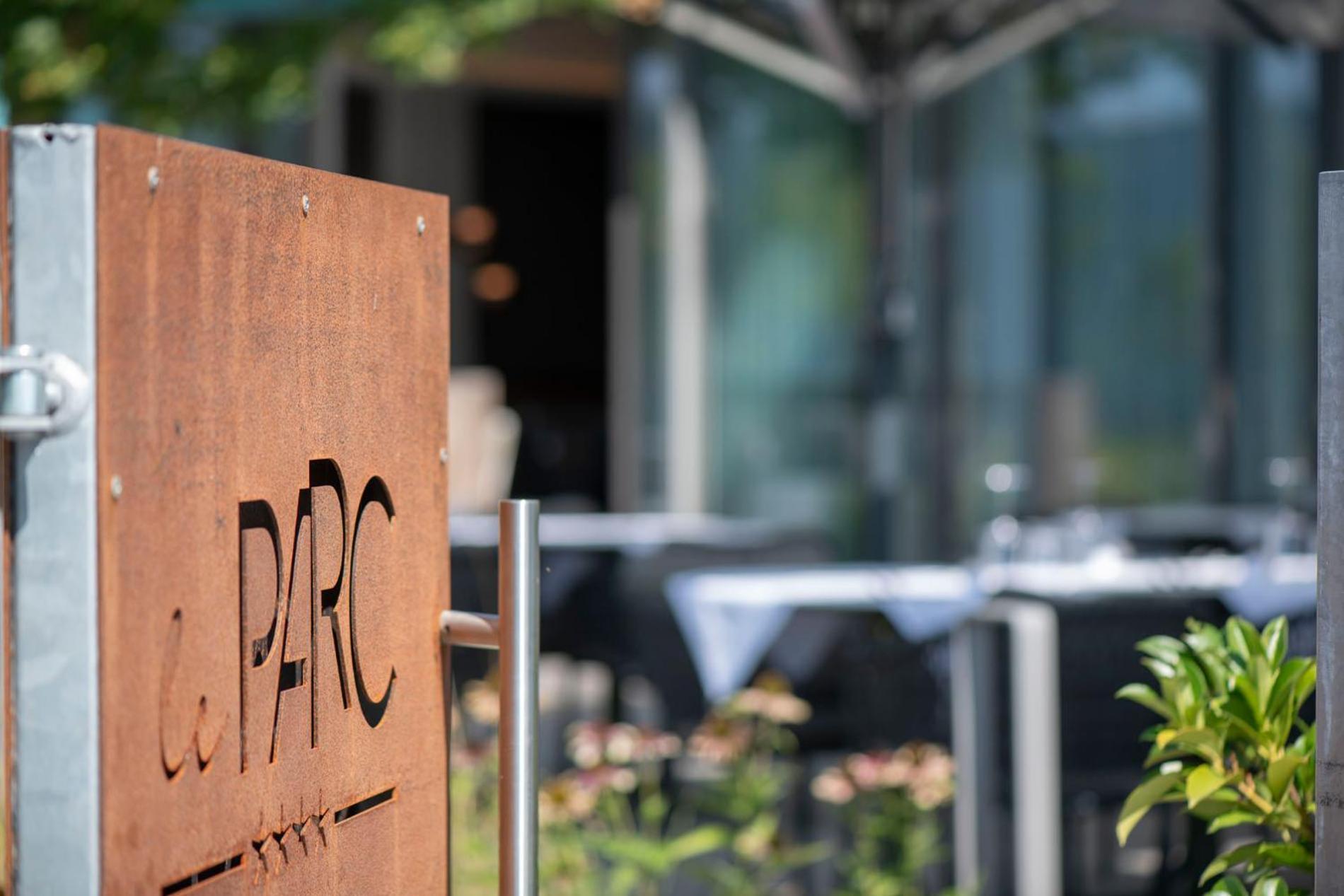 Hotel Le Parc วีเนอร์นอยชตัดท์ ภายนอก รูปภาพ
