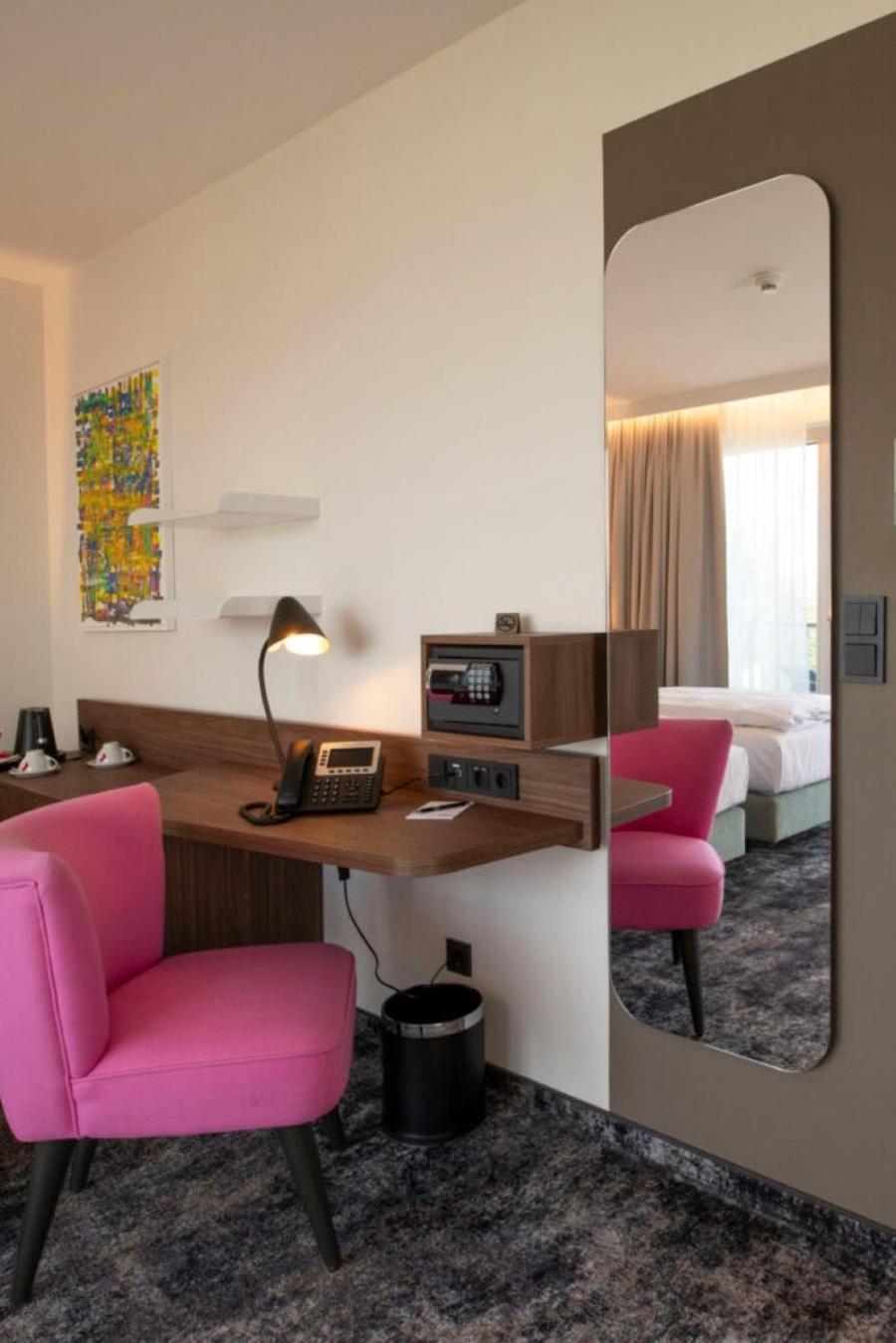Hotel Le Parc วีเนอร์นอยชตัดท์ ภายนอก รูปภาพ