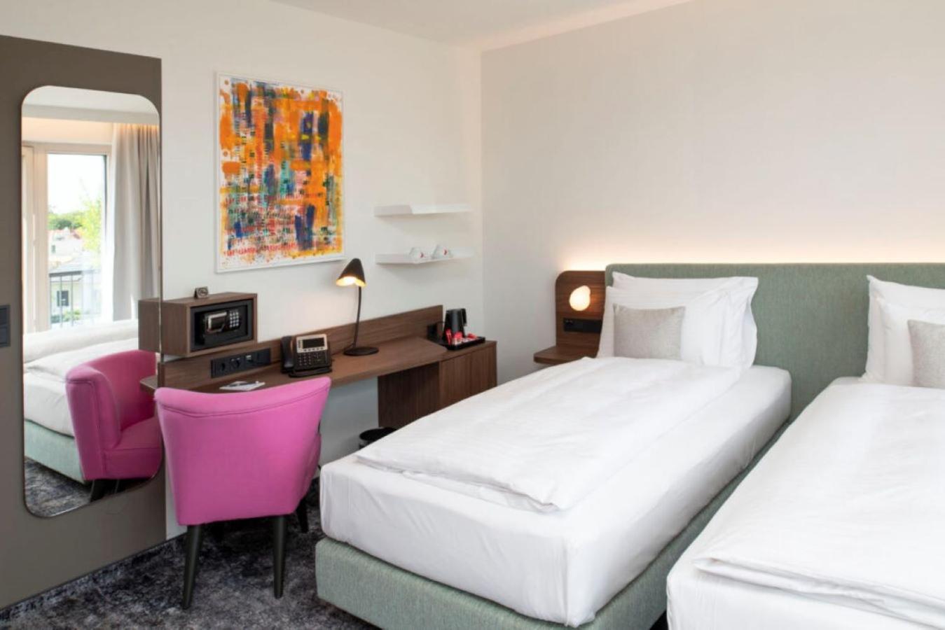 Hotel Le Parc วีเนอร์นอยชตัดท์ ภายนอก รูปภาพ